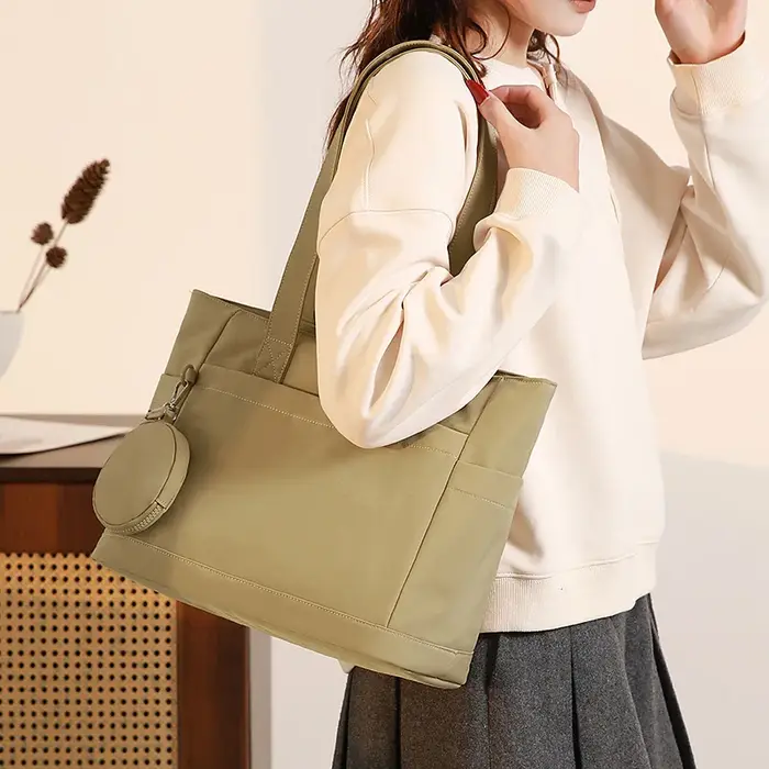 Sac de banlieue en nylon imperméable à bandoulière