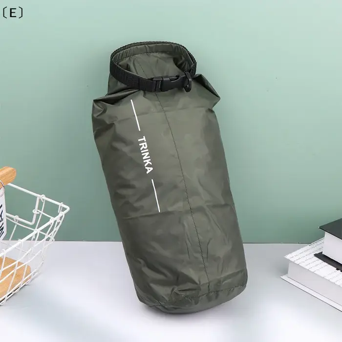 〔E〕 Sac de rangement étanche 8L 40L 70L
