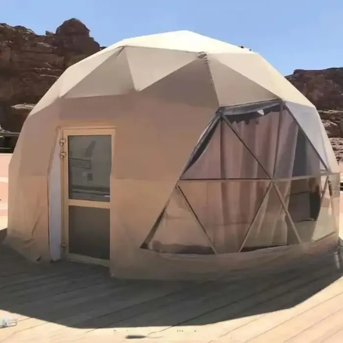 Dôme de glamping extérieur de luxe