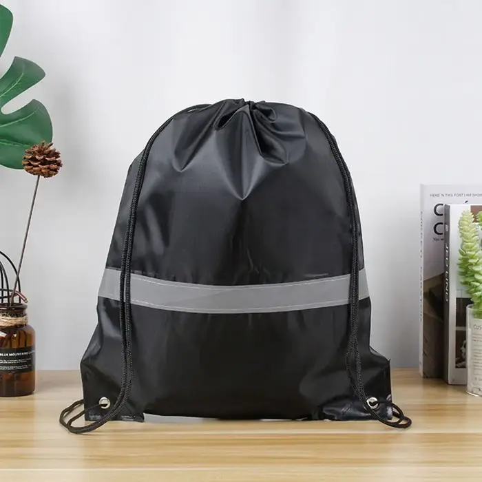 Sac à dos de sport à cordon de serrage avec bande réfléchissante