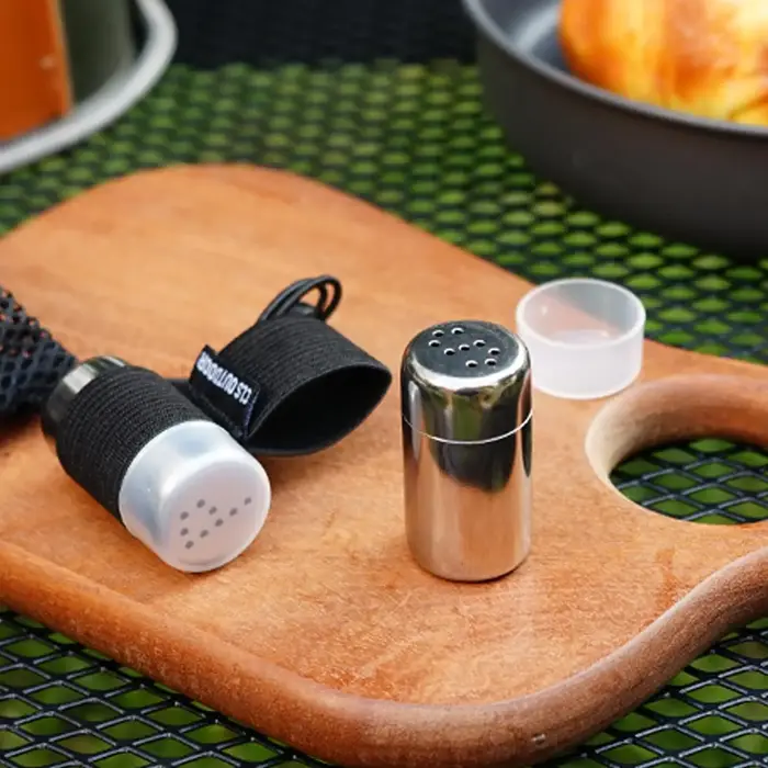 Ensemble de bouteilles d'assaisonnement pour le camping, 2 pièces/ensemble, mini bouteilles d'assaisonnement d'extérieur, contenants de sel et de poivre en acier inoxydable pour les voyages