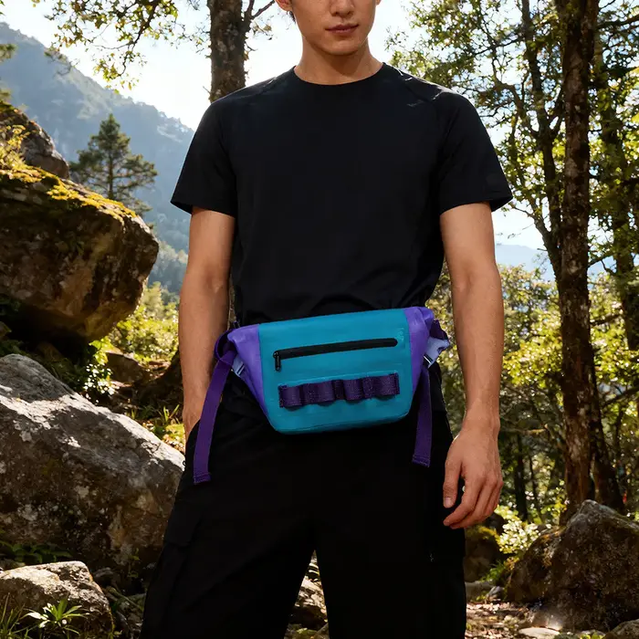 Sac étanche flottant pour la taille