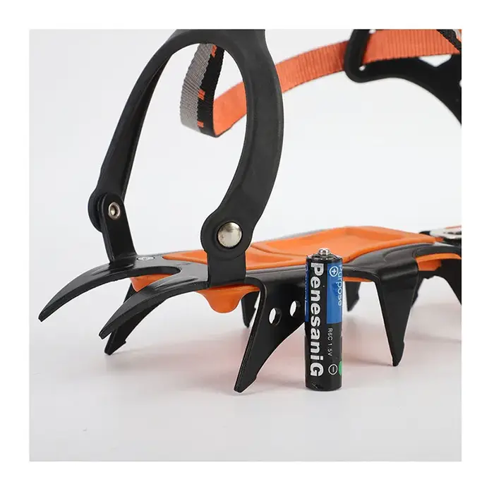 Crampons de neige glacée à 12 dents